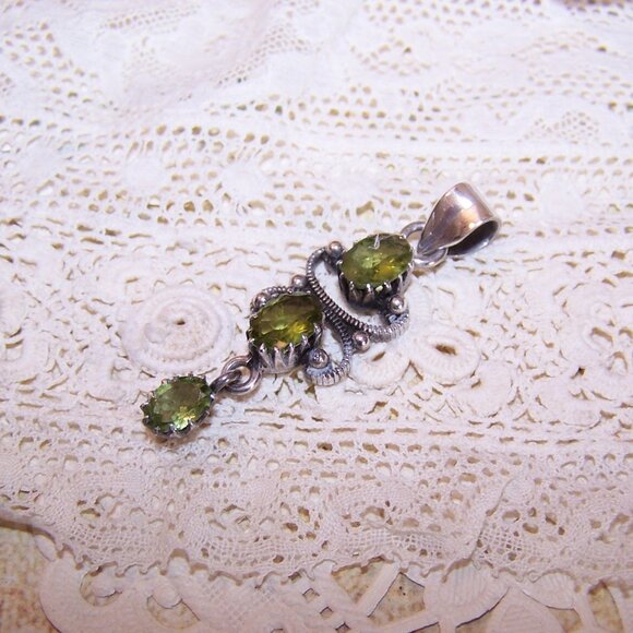 Victorian Revival Sterling Silver Peridot Dangle Pendant - Picture 10 of 11